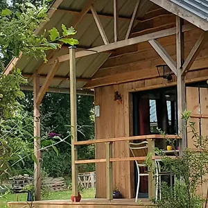 Hébergement de vacances Les Kabanes En Kreiz Breizh, Maisonnettes En Bois, Rostrenen